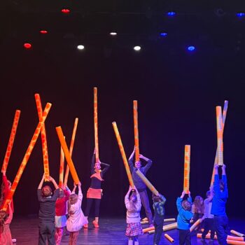 Odwiedziny Żyrafy / spektakl z zabawą teatralną