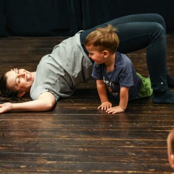 Roztańczone Rodziny / Budowle w ruchu / ruchowe działanie warsztatowe